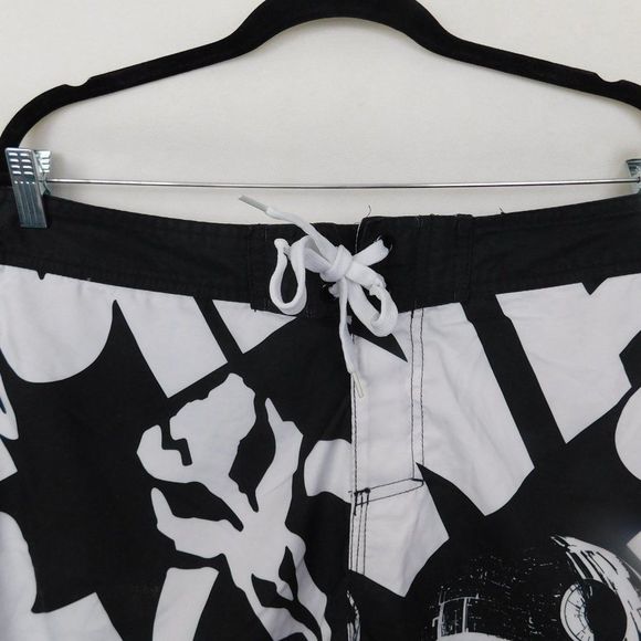 Star Wars Board Shorts Swim Suit Trunks Size 38 Mens - Picture 3 of 9